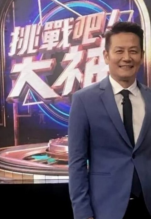 新片速遞舞蹈女神来袭极品美腿黑丝随着音乐摆弄美臀特写肥穴扎起双马尾看着更是诱人 - 黑料不打烊